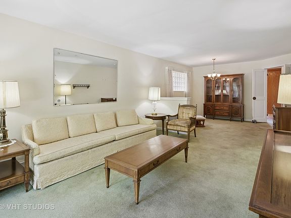 4th image of 5843 N Forest Glen Ave
