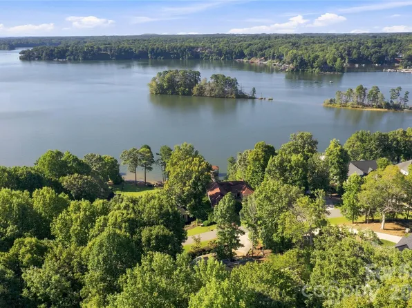 184 High Lake Dr, Statesville, NC 28677