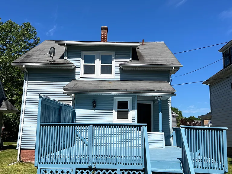 44 S Grand Ave — Photo 16