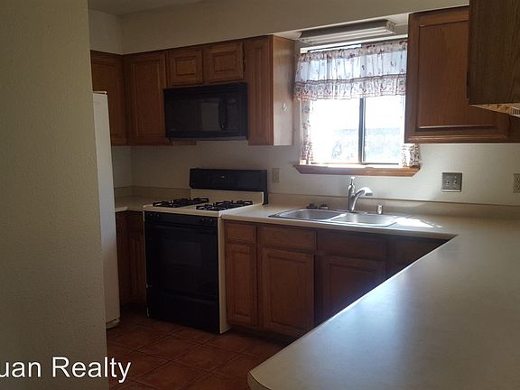 4th image of 2701 N Fairview Ave