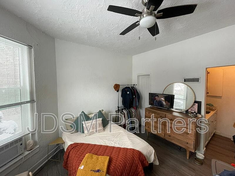 1st image of 1263 Clarkson St #2