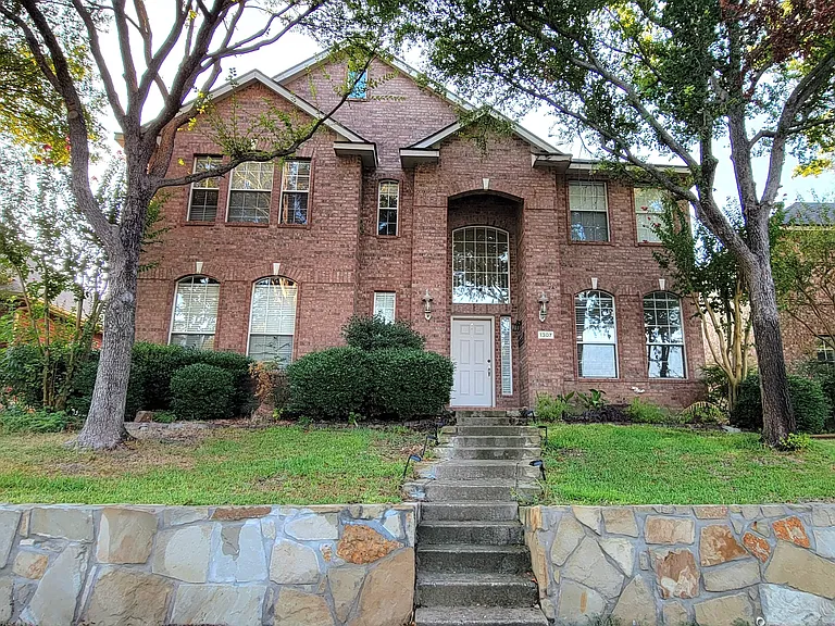 1307 Heather Brook Dr — Photo 2