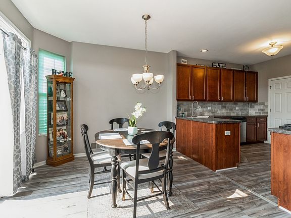 Plenty of room for a dining table