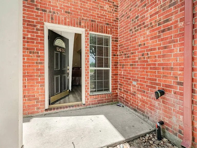 13674 Garden Grove Ct — Photo 1