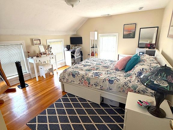 5th image of 6 Skillings Rd #2