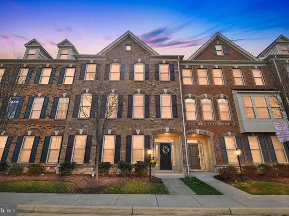 43173 Clarendon Sq, Ashburn, VA 20148