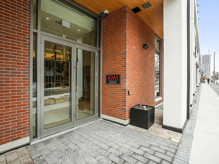 212 King William St #502 — Photo 32