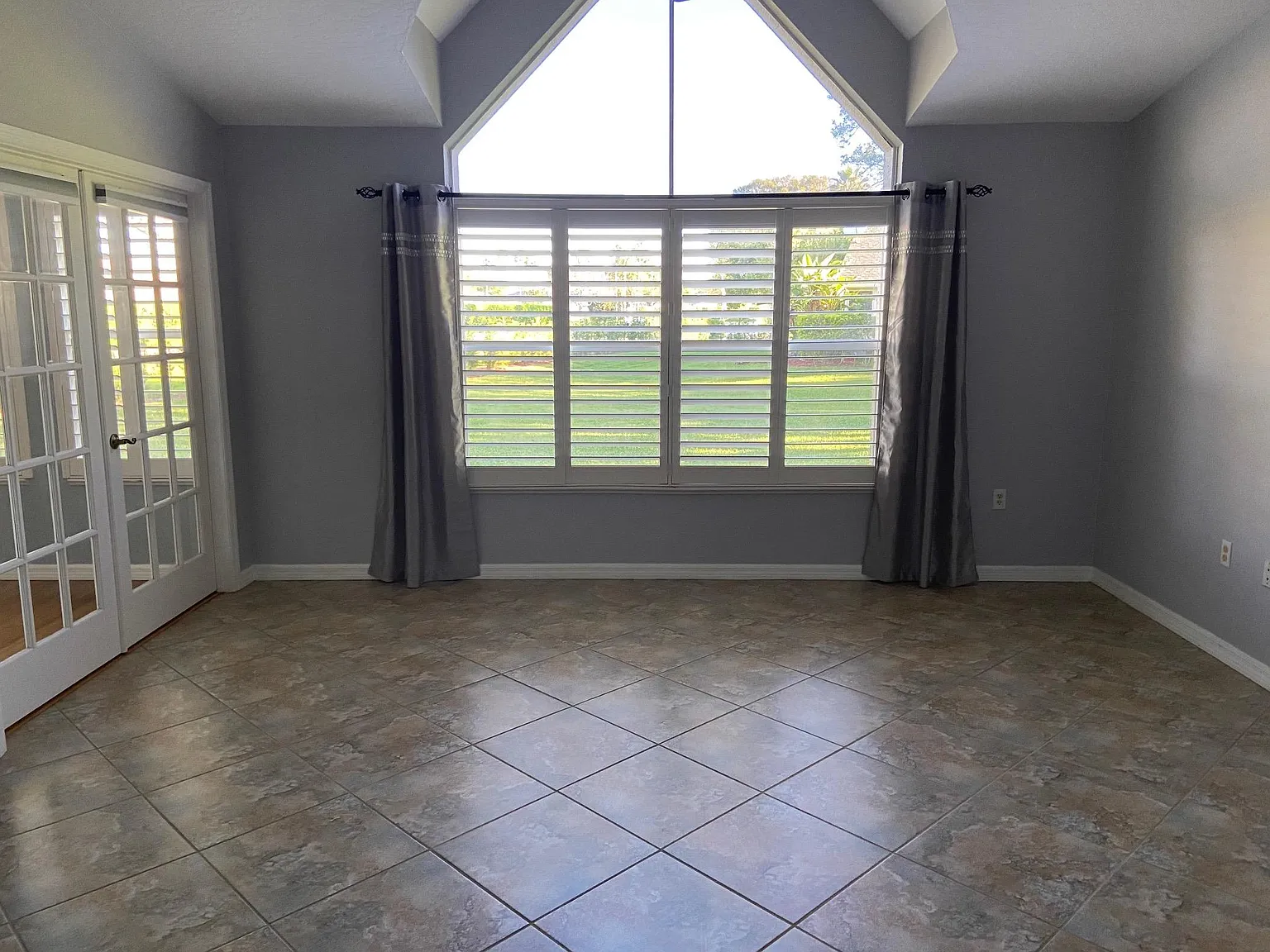 3 bed, 2150 sqft, $2,550 — Photo 4
