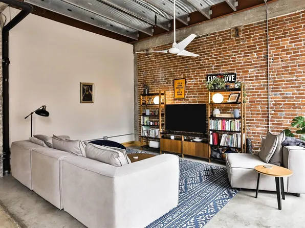 2201 Locust St #301, Saint Louis, MO 63103