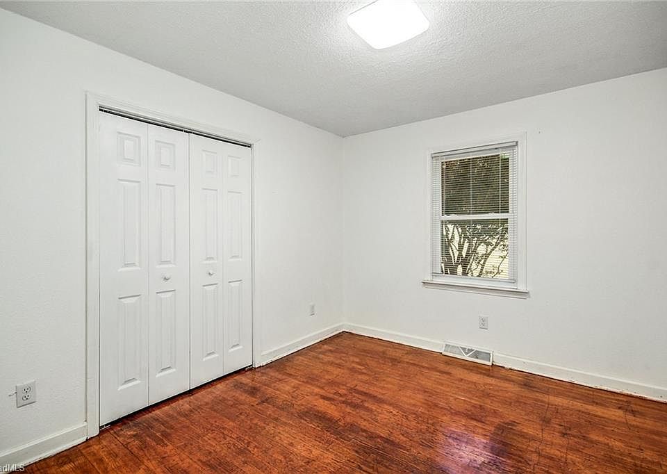 1st image of 222 Sunset Dr