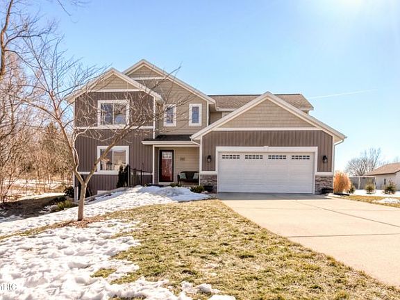 2nd image of 1702 Sweet Grass Dr SE