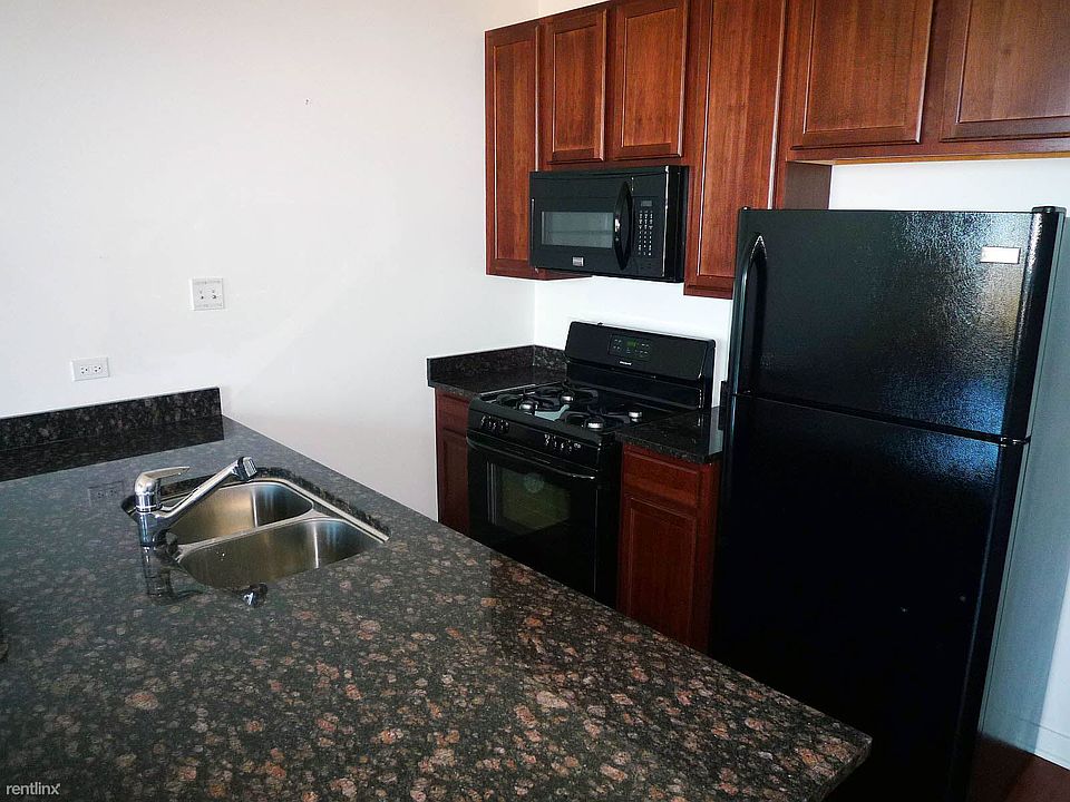 1st image of 4015 N Milwaukee Ave Unit 210
