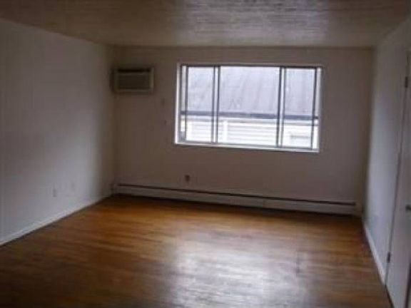 5th image of 2635 Stanton Ave APT 10