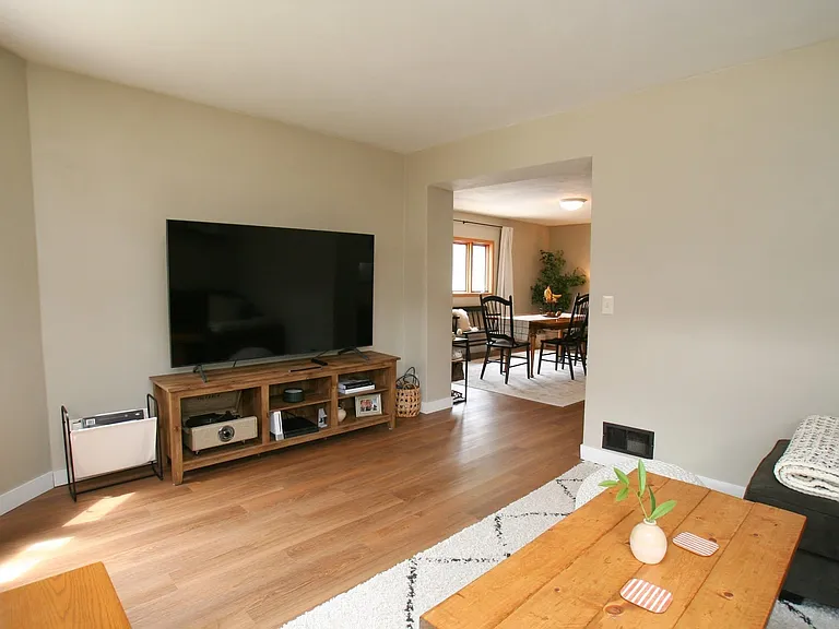 418 W Holmes St — Photo 4