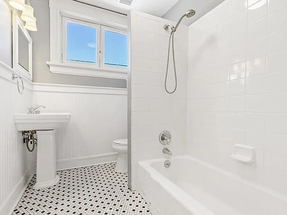 4th image of 1723 E 16th Ave Unit 2