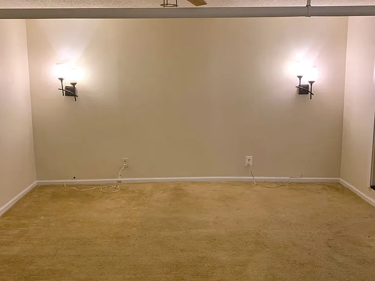 1347 W Carmen Ave — Photo 6