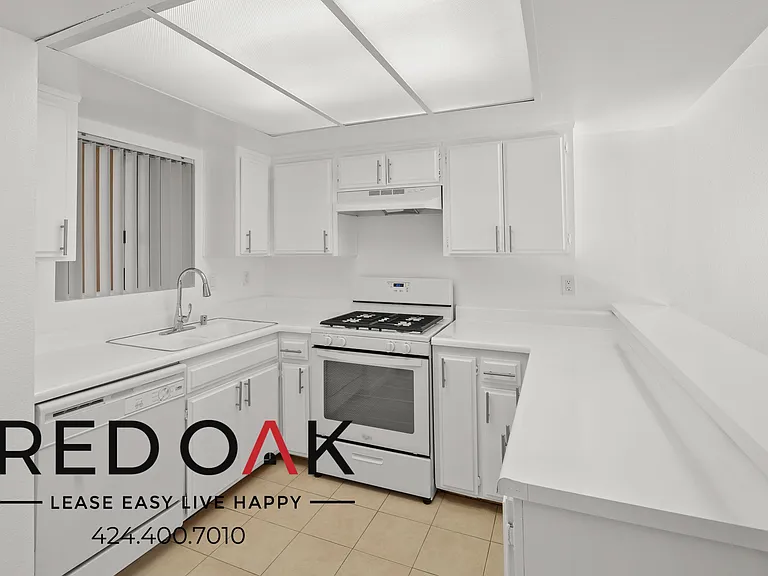 937 10th St #7 — Photo 3