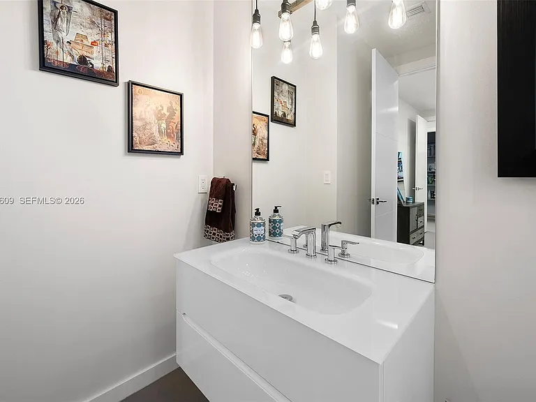 SW 59th Ct — Photo 9