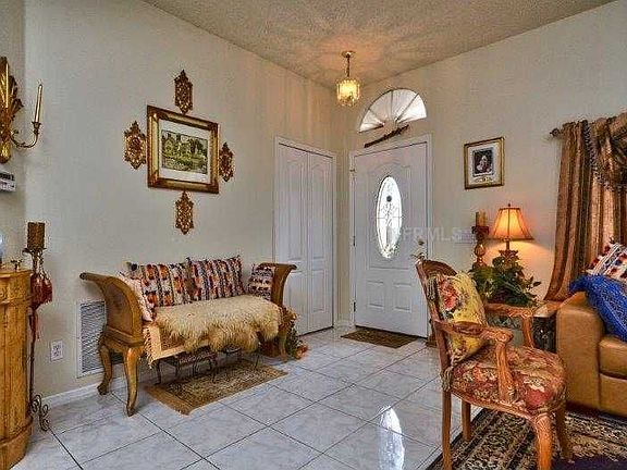 4th image of 442 Sand Ridge Dr