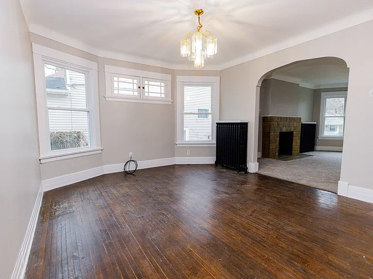 343 Boston Pl — Photo 6