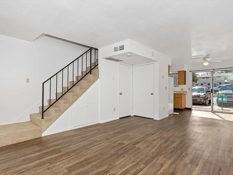 355 Country Club Circle — Photo 23