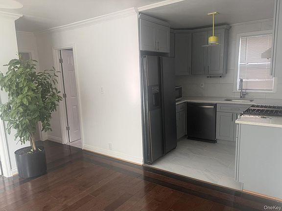 5th image of 1145 Astor Ave #1