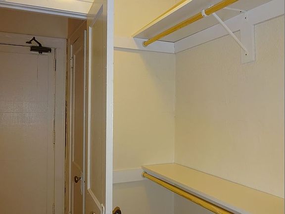 4th image of 507 E 14th St APT 12