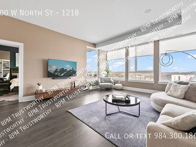 400 W North St #1218 — Photo 31