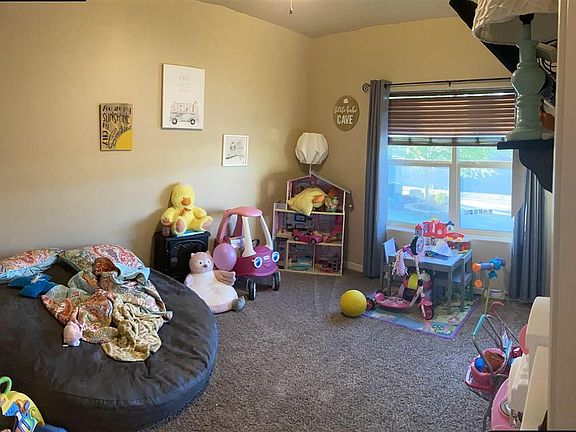 3rd image of 1838 Emerald Ct
