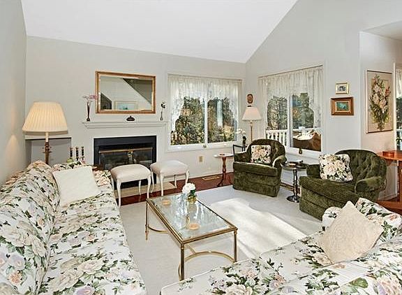 2nd image of 137 Bayberry Close