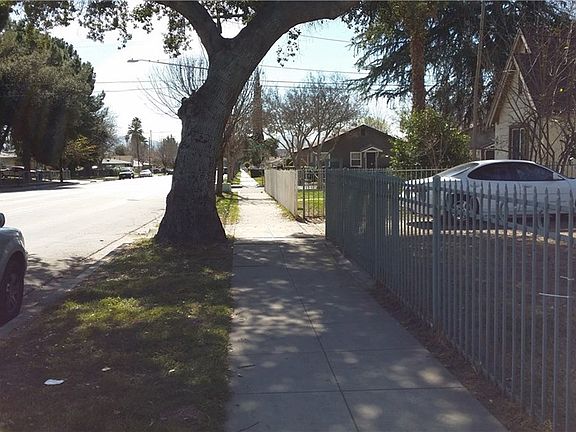 3rd image of 3446 Cosbey Ave