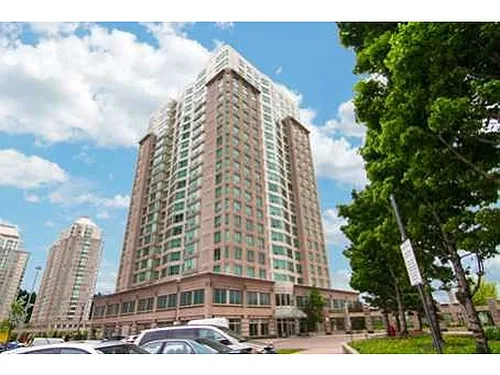 8 Lee Centre Dr Photo 1