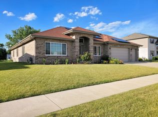 2264 N Raven Ln, Lynwood, IL 60411