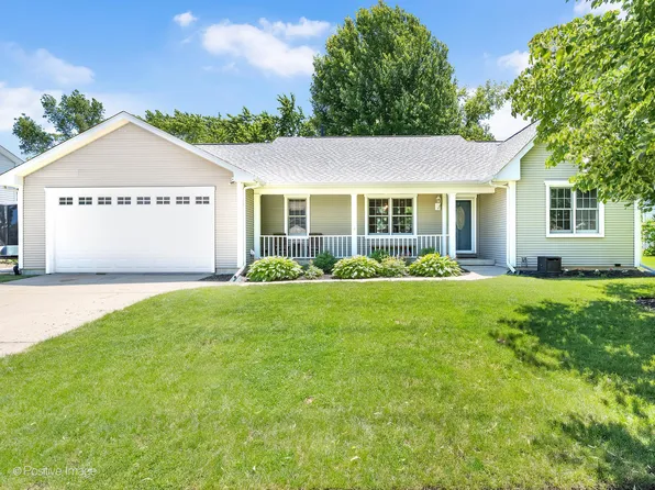 425 E Reader St, Elburn, IL 60119