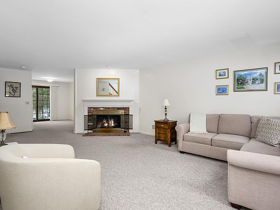 3rd image of 1160 Phinney,s Lane #2B