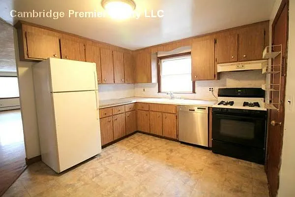 3 bed, 1000 sqft, $4,000 — Photo 1