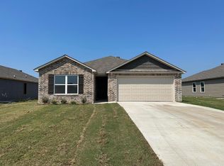 13 Candlelight Dr, Conway, AR 72032