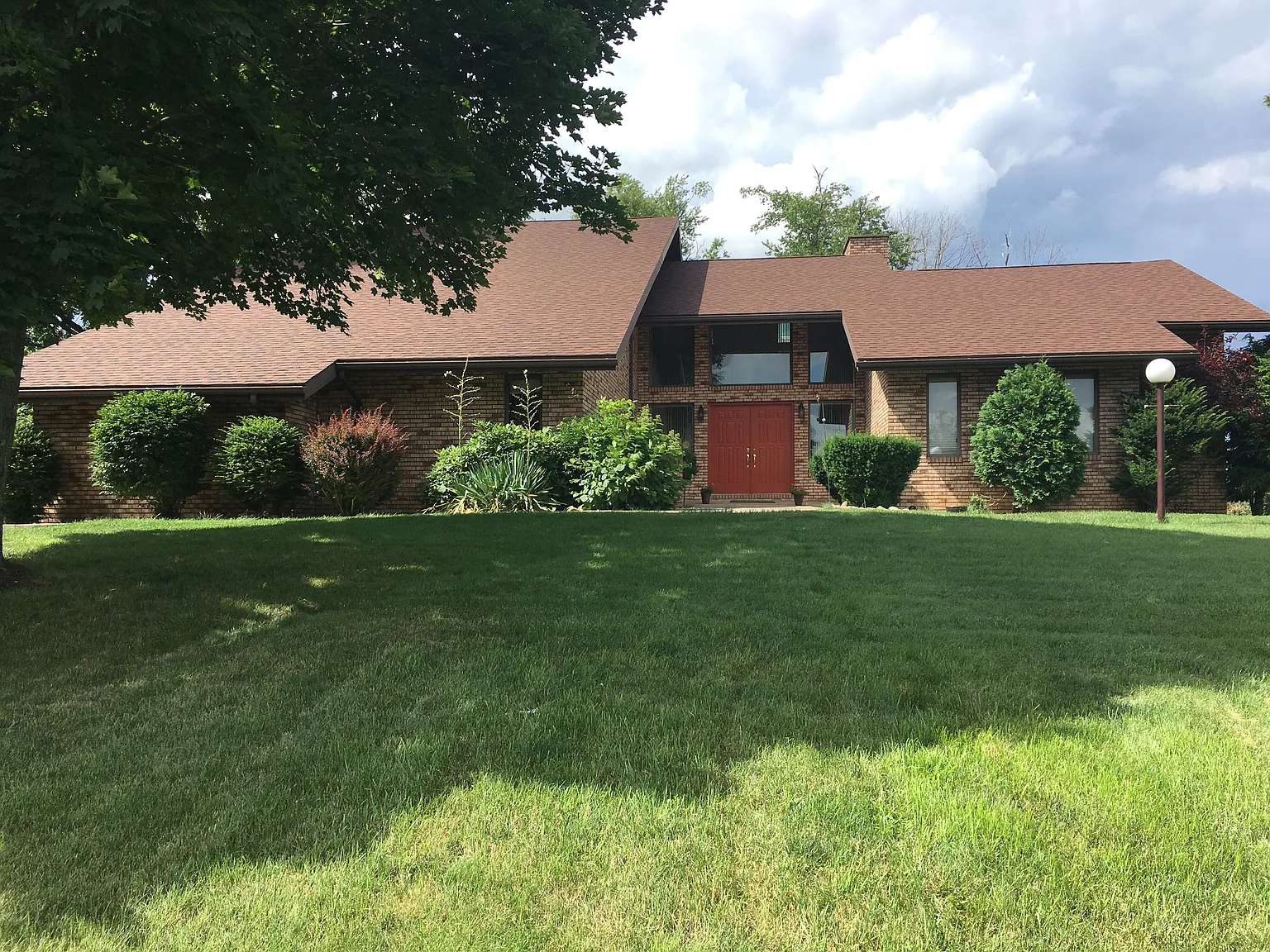 130 Southwood Dr photo 1