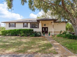 1462 Lakeview Dr, Tarpon Springs, FL 34689