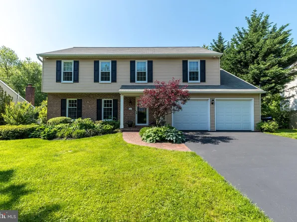 334 Burgundy Ln, Newtown, PA 18940