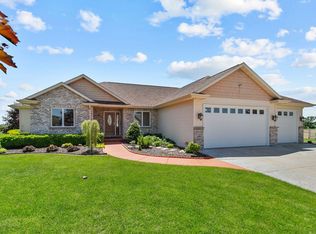 W7167 Glen Valley Dr, Greenville, WI 54942