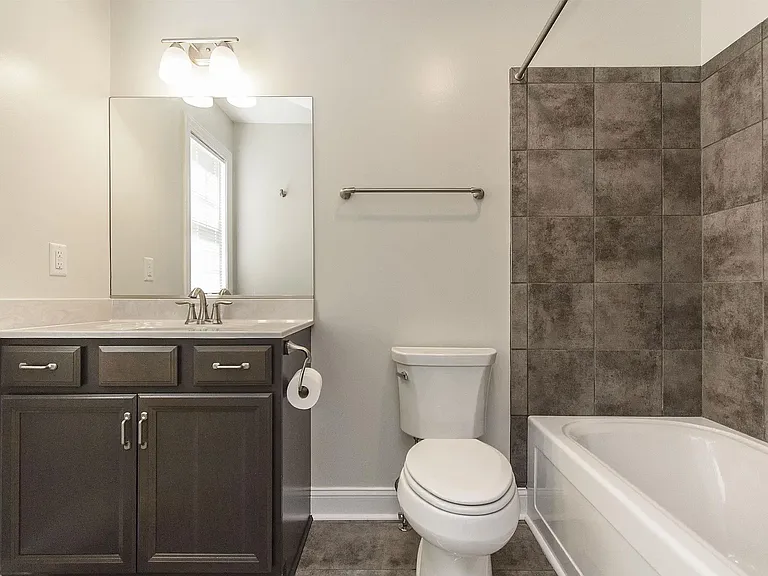 912 Kentwood Dr — Photo 21