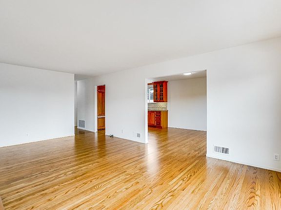 4th image of 51 Clearview Dr