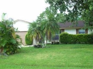 532 SW Duxbury Ave, Port Saint Lucie, FL 34983
