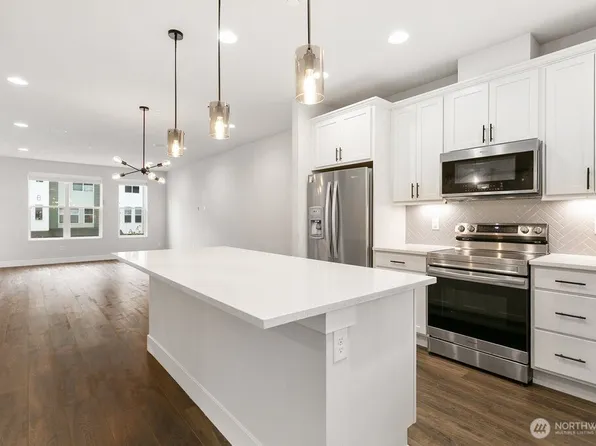 13421 Admiralty Way #D3, Lynnwood, WA 98087