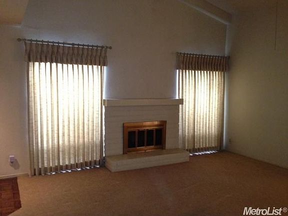 3rd image of 8040 Sawgrass Cir
