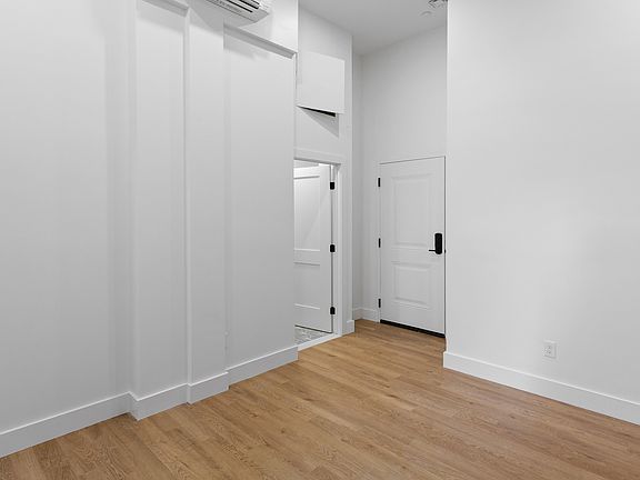 2nd image of 99 Richmond St #211
