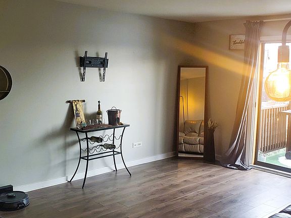 5th image of 14013 James Dr APT 510