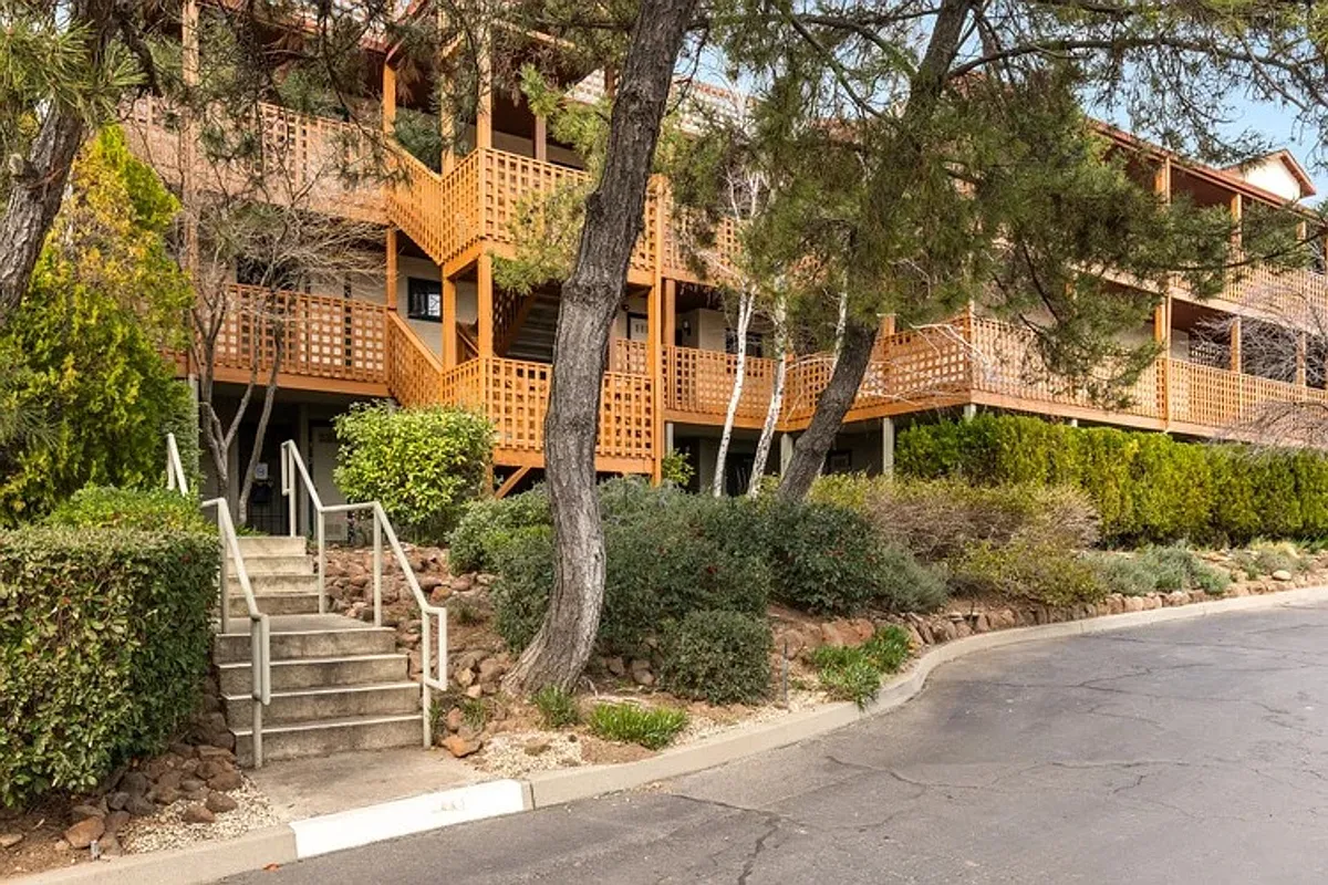 Building Photo - Sierra Sunrise Apartments