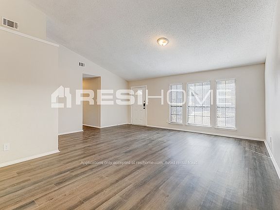 5th image of 167 Wildwood Dr